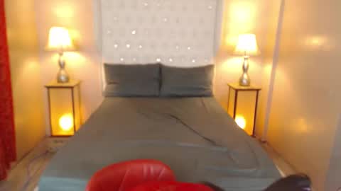 Snapshot of slutty_vanna chatting on 11, 12, 2024 mia online show from 11, 12, 2024