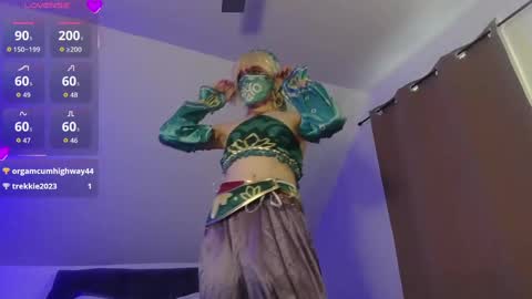 Snapshot of sluttyhorrorparty chatting on 31, 10, 2025 Natsu online show from 31, 10, 2025