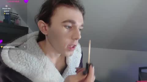 Snapshot of sluttyhorrorparty chatting on 13, 11, 2025 Natsu online show from 13, 11, 2025