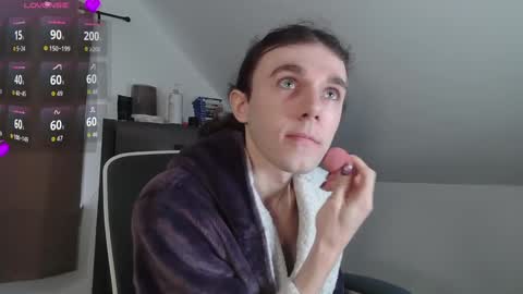 Snapshot of sluttyhorrorparty chatting on 17, 11, 2025 Natsu online show from 17, 11, 2025