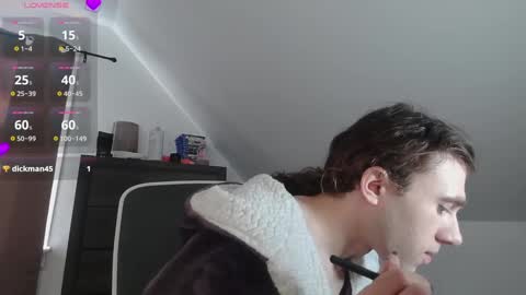 Snapshot of sluttyhorrorparty chatting on 20, 11, 2025 Natsu online show from 20, 11, 2025