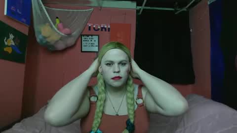 Tori Smith online show from 15, 2, 2025