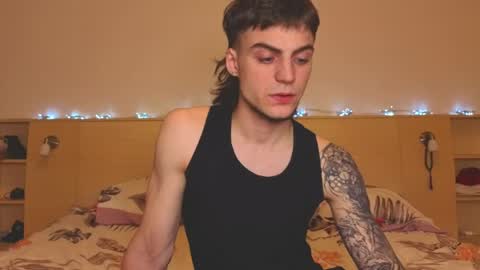 Snapshot of sly_gus chatting on 23, 4, 2026 Gus online show from 23, 4, 2026