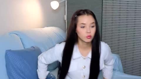 Lily online show from 10, 9, 2025