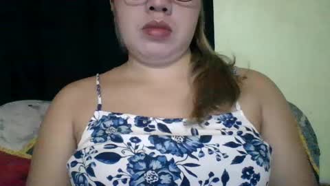 Snapshot of small_boobs59 chatting on 5, 3, 2025 Lovewella online show from 5, 3, 2025