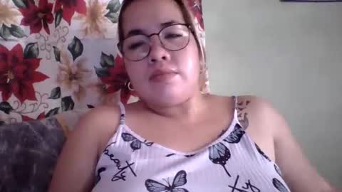 Snapshot of small_boobs59 chatting on 25, 10, 2025 Lovewella online show from 25, 10, 2025