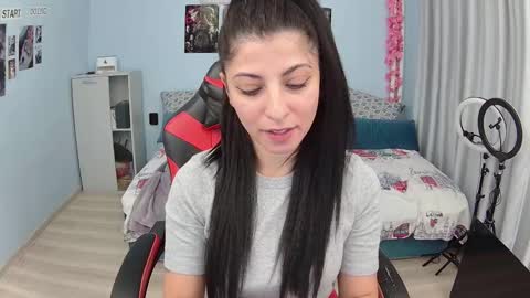 small_horny_girl online show from 21, 10, 2025