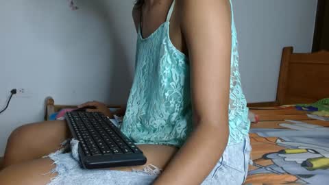 Snapshot of smallflorecita chatting on 4, 1, 2025 smallflorecita online show from 4, 1, 2025