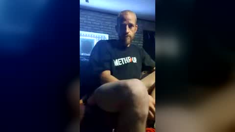smallpackage1983 online show from 25, 6, 2026