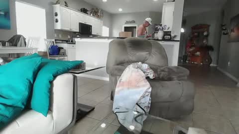 Daddy online show from 5, 2, 2025