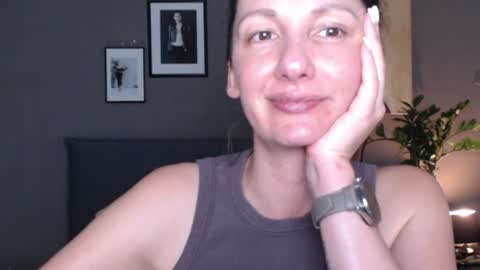 Snapshot of smalltittsbigsoul chatting on 8, 7, 2026 Anna no bbbbybybbabebyy just Anna. And dont call me mom please. online show from 8, 7, 2026