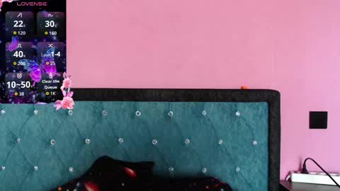 smile_cute_fox online show from 30, 3, 2026