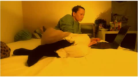 smile_dance_ online show from 15, 2, 2025