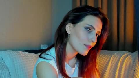 Snapshot of smile_forever_ chatting on 14, 9, 2025 Bella online show from 14, 9, 2025