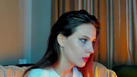 Snapshot of smile_forever_ chatting on 15, 9, 2025 Bella online show from 15, 9, 2025