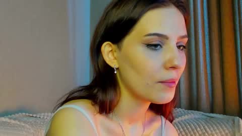 Snapshot of smile_forever_ chatting on 17, 9, 2025 Bella online show from 17, 9, 2025