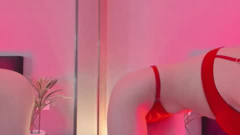 Snapshot of smile_forever_ chatting on 27, 10, 2025 Bella online show from 27, 10, 2025