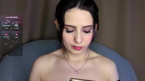 Snapshot of smile_forever_ chatting on 30, 11, 2025 Bella online show from 30, 11, 2025