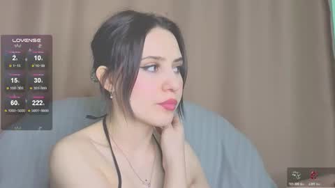 Snapshot of smile_forever_ chatting on 1, 12, 2025 Bella online show from 1, 12, 2025