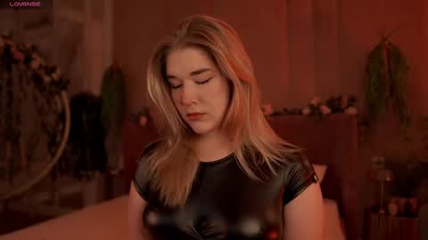 Snapshot of smiley_mia_ chatting on 14, 9, 2025 Mia online show from 14, 9, 2025