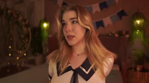 Snapshot of smiley_mia_ chatting on 28, 9, 2025 Mia online show from 28, 9, 2025