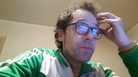 Snapshot of smokered100s chatting on 25, 12, 2024 luca online show from 25, 12, 2024