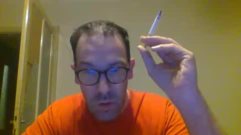 Snapshot of smokered100s chatting on 12, 9, 2025 luca online show from 12, 9, 2025