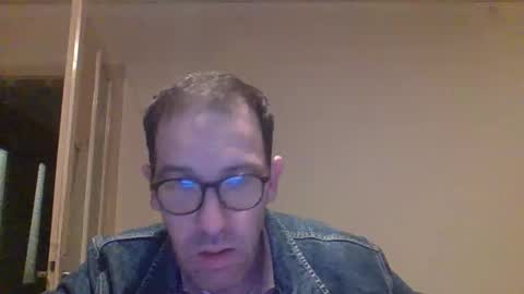 Snapshot of smokered100s chatting on 26, 9, 2025 luca online show from 26, 9, 2025