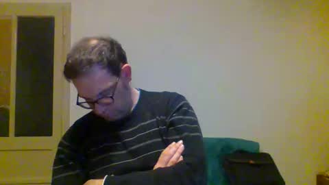 Snapshot of smokered100s chatting on 31, 10, 2025 luca online show from 31, 10, 2025