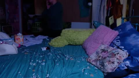 Snapshot of smokydian chatting on 2, 12, 2024 DIAN dee-ann online show from 2, 12, 2024