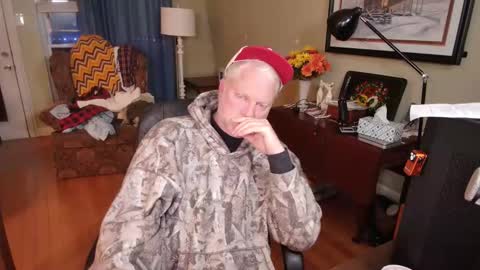 Snapshot of smokymountanman chatting on 18, 12, 2025 smokymountanman online show from 18, 12, 2025