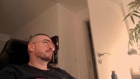 Snapshot of smoothie987987 chatting on 14, 12, 2024 AllDayIDream online show from 14, 12, 2024