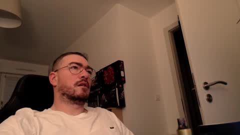 Snapshot of smoothie987987 chatting on 3, 1, 2025 AllDayIDream online show from 3, 1, 2025