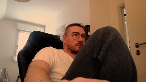 Snapshot of smoothie987987 chatting on 3, 1, 2025 AllDayIDream online show from 3, 1, 2025