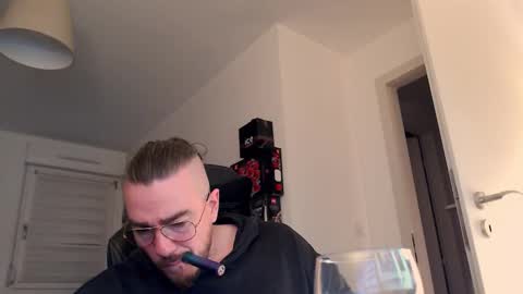 Snapshot of smoothie987987 chatting on 24, 10, 2025 AllDayIDream online show from 24, 10, 2025