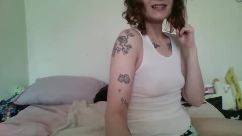 Snapshot of smoothvodka chatting on 5, 2, 2026 Bambi--Vodka online show from 5, 2, 2026