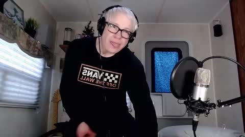 Snapshot of snarfle chatting on 1, 3, 2025 Viiscount Snarfle Von Snarfenberg online show from 1, 3, 2025