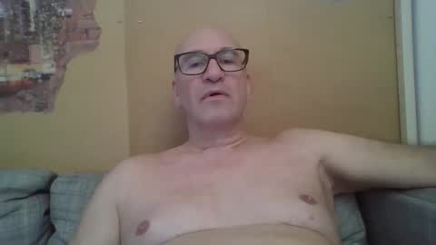 Snapshot of sneakerboy18 chatting on 21, 9, 2025 sneakerboy18 online show from 21, 9, 2025