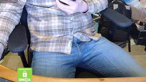 Sneakybill online show from 7, 3, 2025