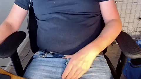 Sneakybill online show from 15, 9, 2025