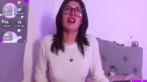 Snapshot of snow_baall chatting on 17, 10, 2025 IG OF red moonn online show from 17, 10, 2025