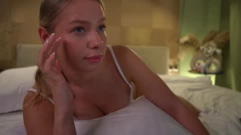 Candice Snow online show from 13, 12, 2024