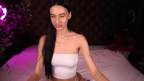 snow_whiteeex online show from 16, 10, 2025