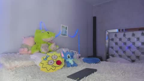 Snapshot of snowbabyxox chatting on 3, 3, 2025 snowbabyxox online show from 3, 3, 2025