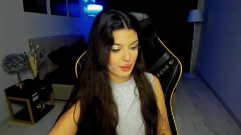 snowingwinter online show from 4, 12, 2025