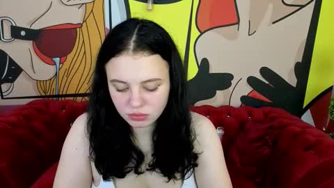 Snapshot of snowwhite_bella chatting on 10, 11, 2025 snowwhite_bella online show from 10, 11, 2025