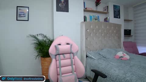 soffi_rousel_ online show from 2, 12, 2024