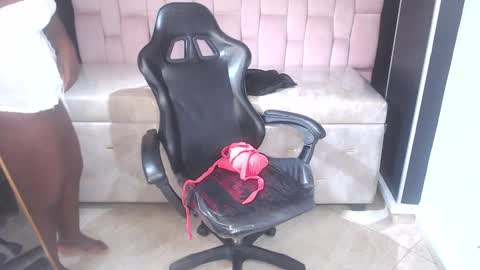 Snapshot of soffia_b chatting on 23, 9, 2025 soffia_b online show from 23, 9, 2025