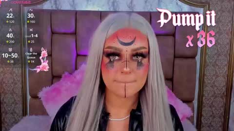 Snapshot of soffiqueen chatting on 16, 10, 2025 Schedule 1400 - 2100 gtm-5 online show from 16, 10, 2025