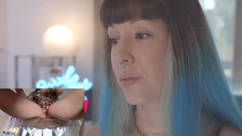 Sofi Mora online show from 29, 1, 2025